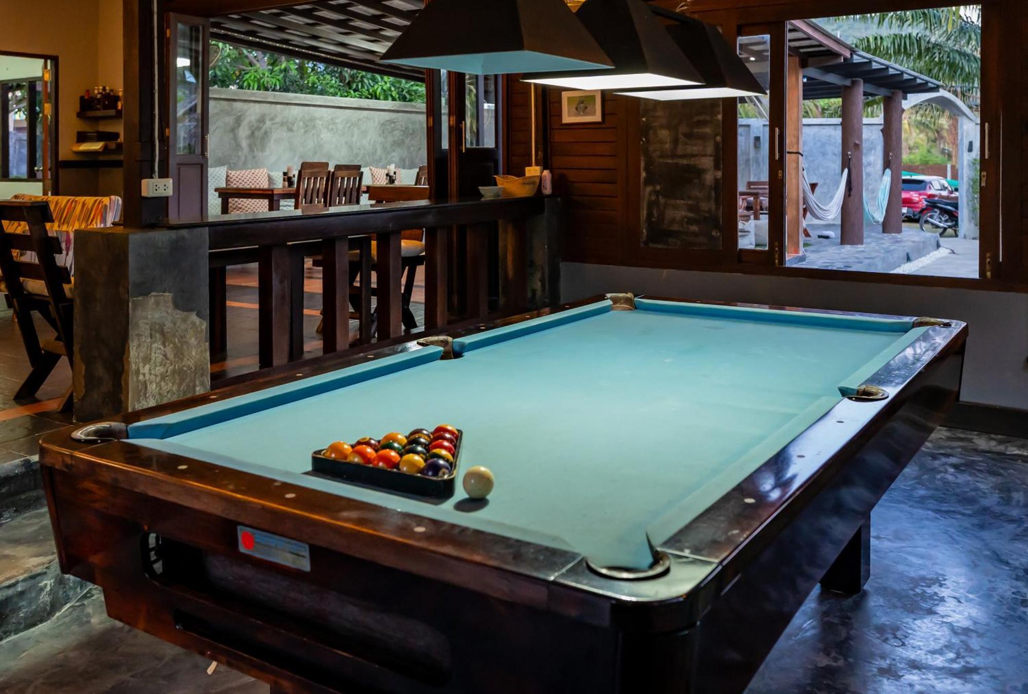 Phatcharee Resort Baan Tai Exteriör bild
