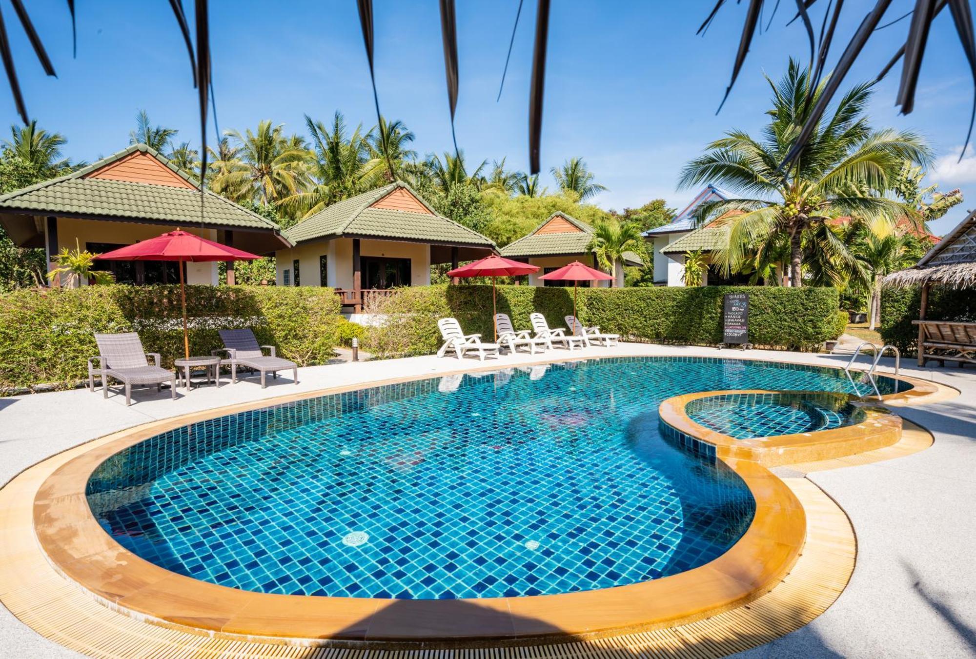 Phatcharee Resort Baan Tai Exteriör bild